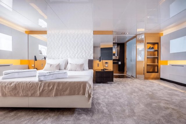 ETERNITY 44 Interior