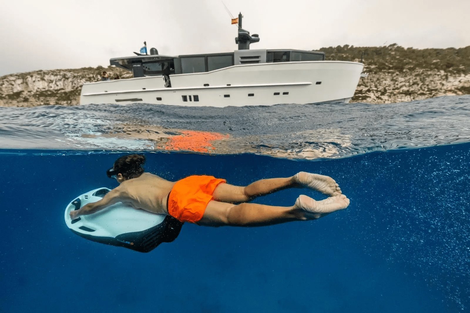 ETERNITY 44 Lifestyle
