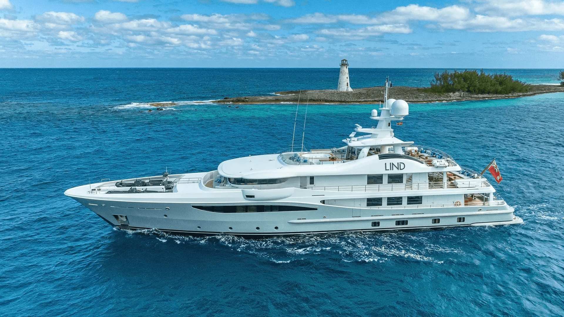 LIND Exterior