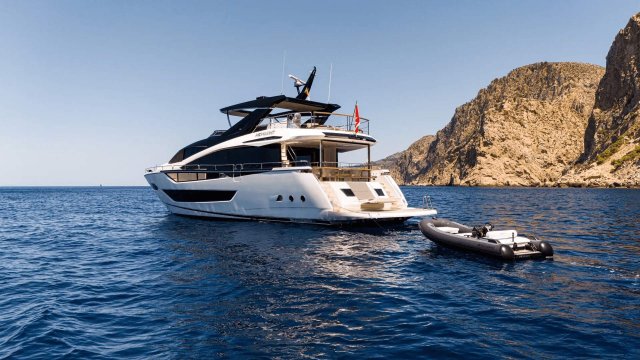 MOONLIGHT Exterior