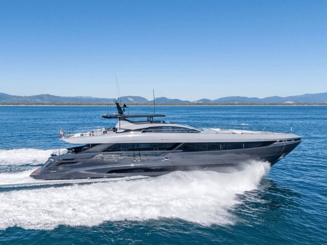 Never Give Up 33GS Exterior