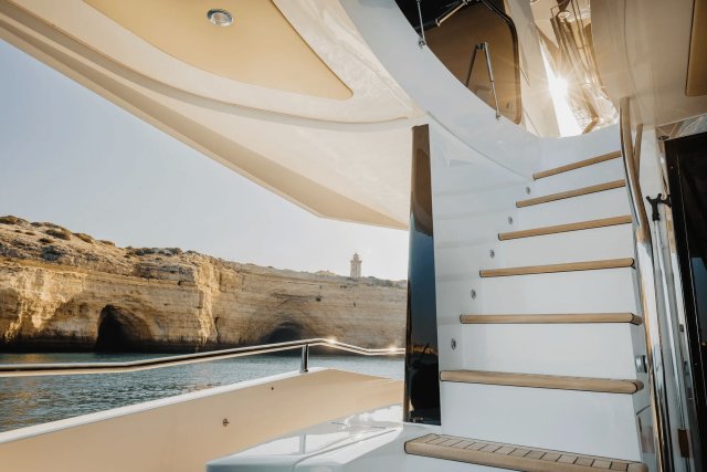STARDUST OF MARY Interior
