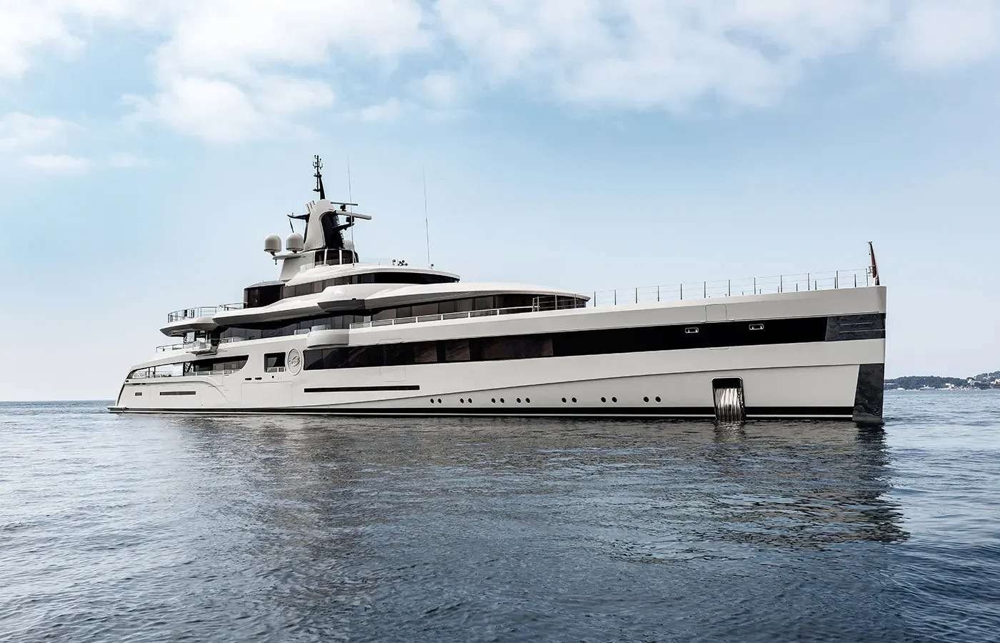 LADY S Exterior