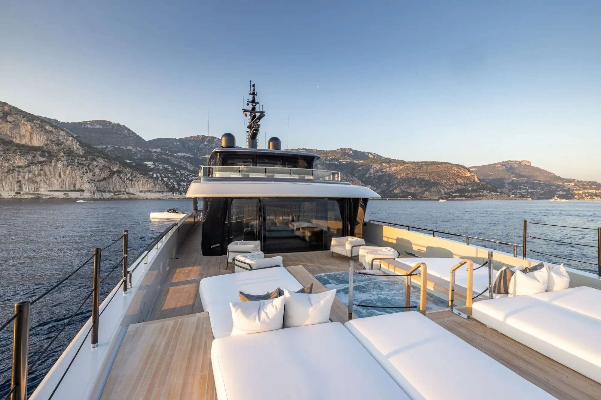 VIRTUOSITY Exterior