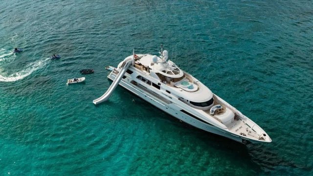SECOND LOVE Exterior