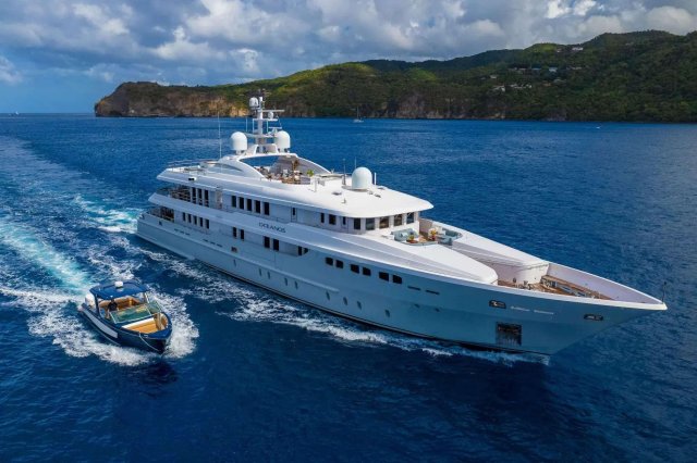 OCEANOS Exterior