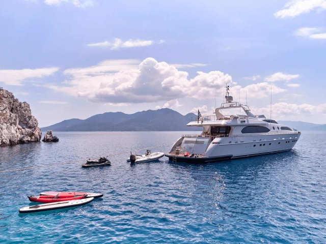 HELIOS Exterior