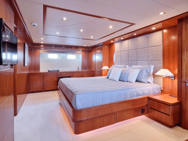 HELIOS Interior