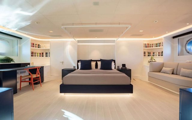 SERENDIPITY I Interior