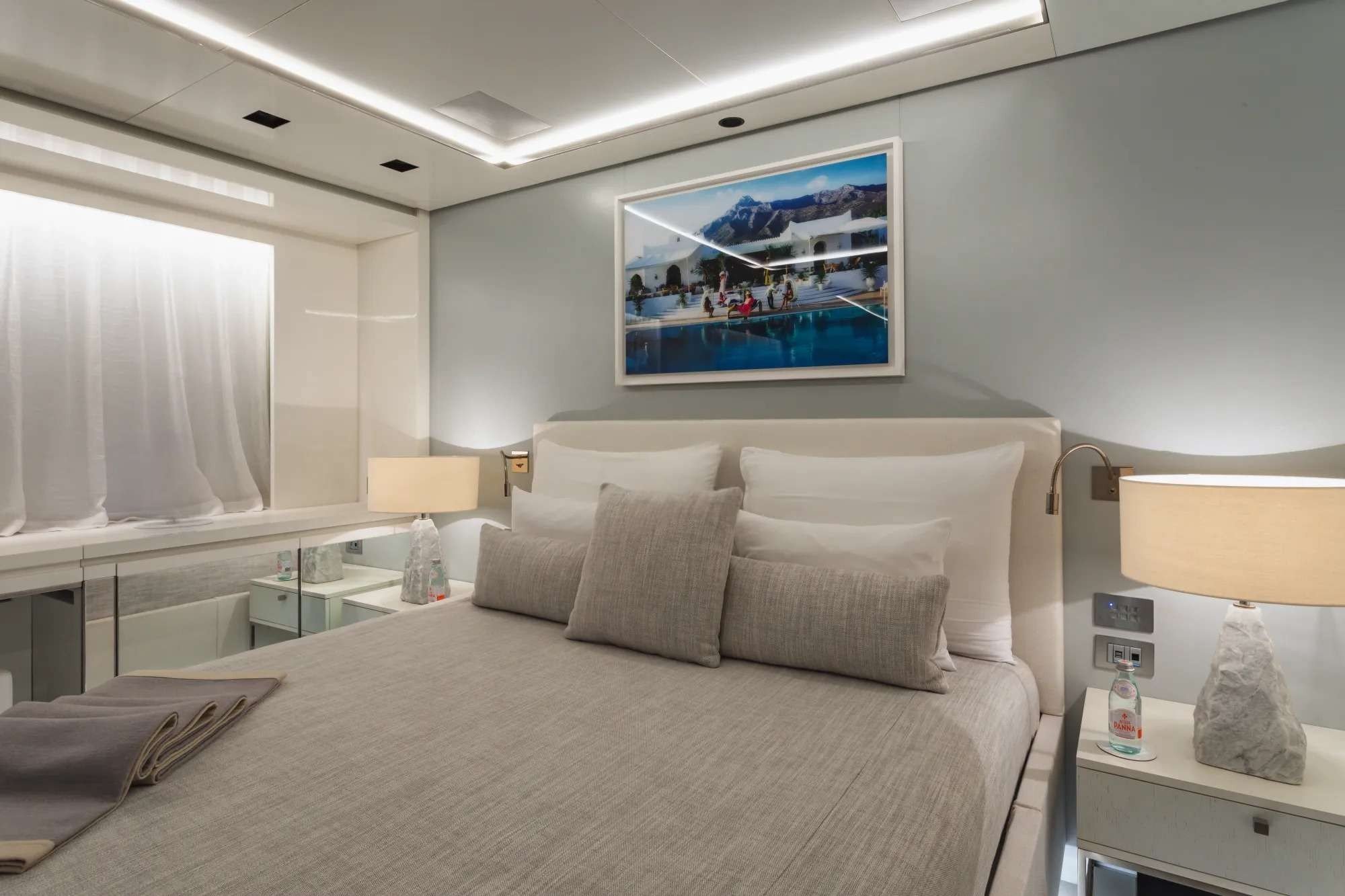 FOREVER Interior