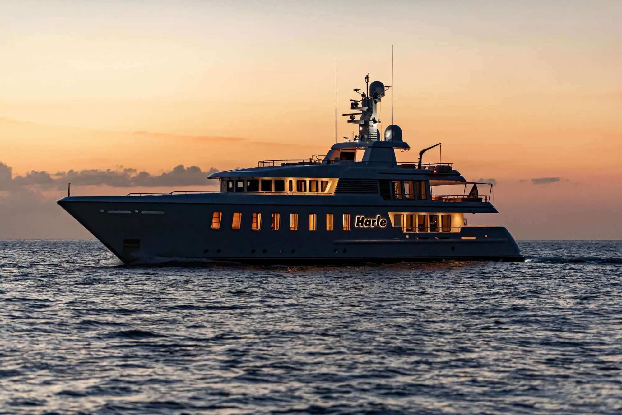 HARLE Exterior