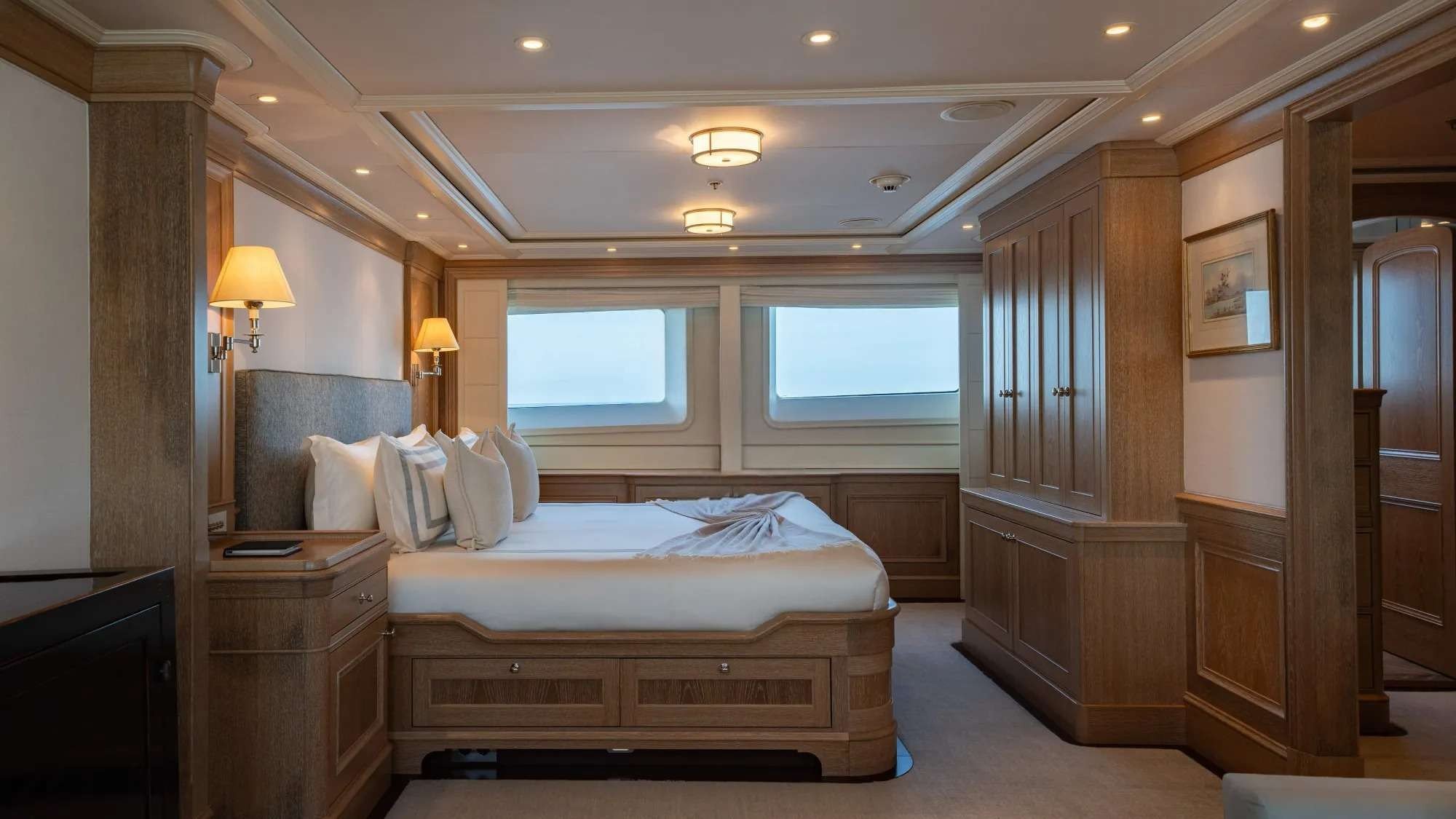 FABULOUS CHARACTER Interior