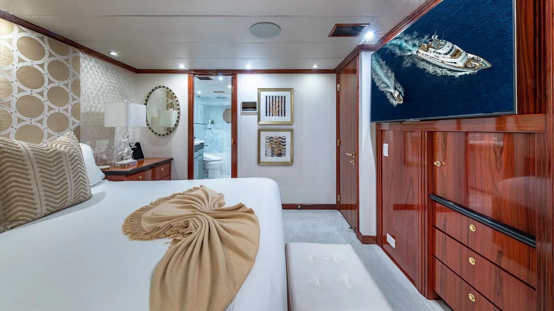 SWEET ESCAPE Interior