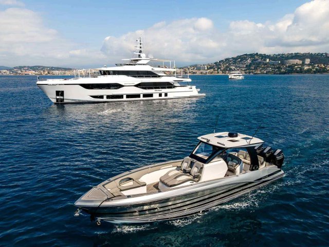 OPTIMISM Exterior