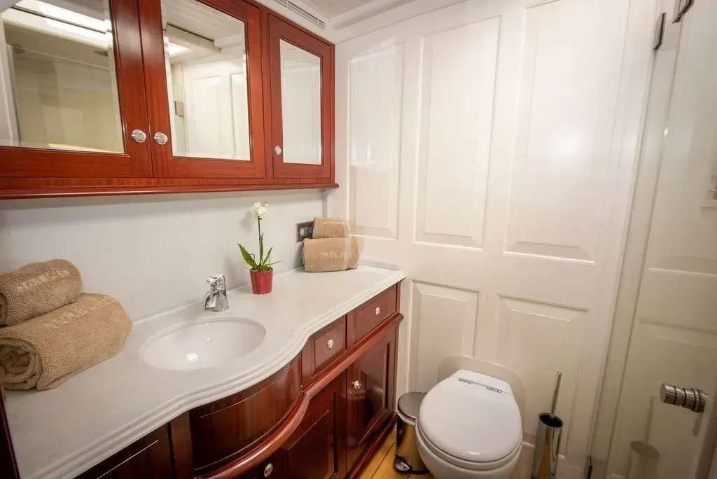 Aurelius 111 Interior