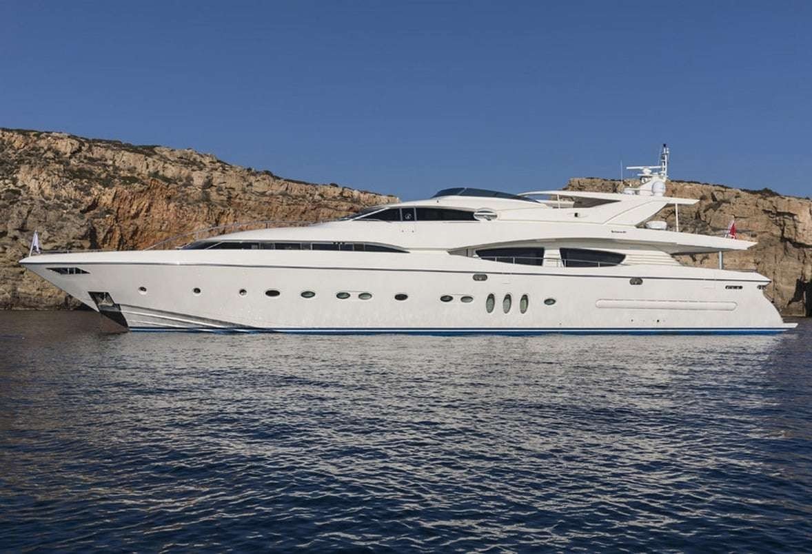 RINI V Exterior