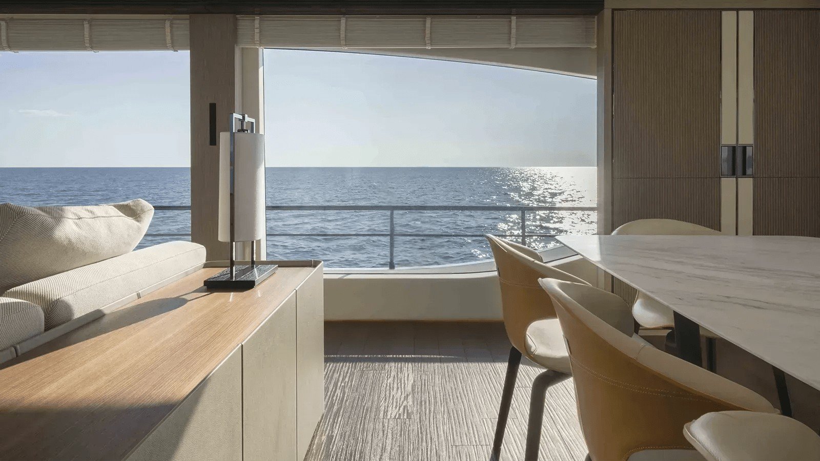 FOUR JOYS Interior