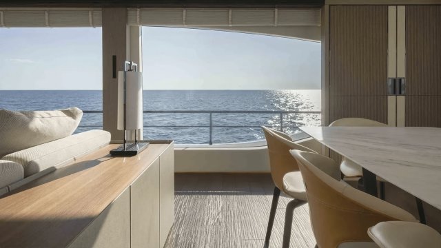 FOUR JOYS Interior