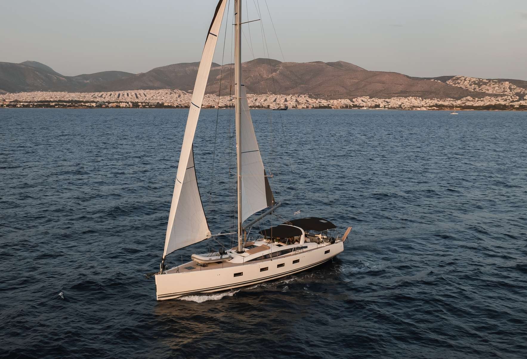 LIFE TIME Exterior