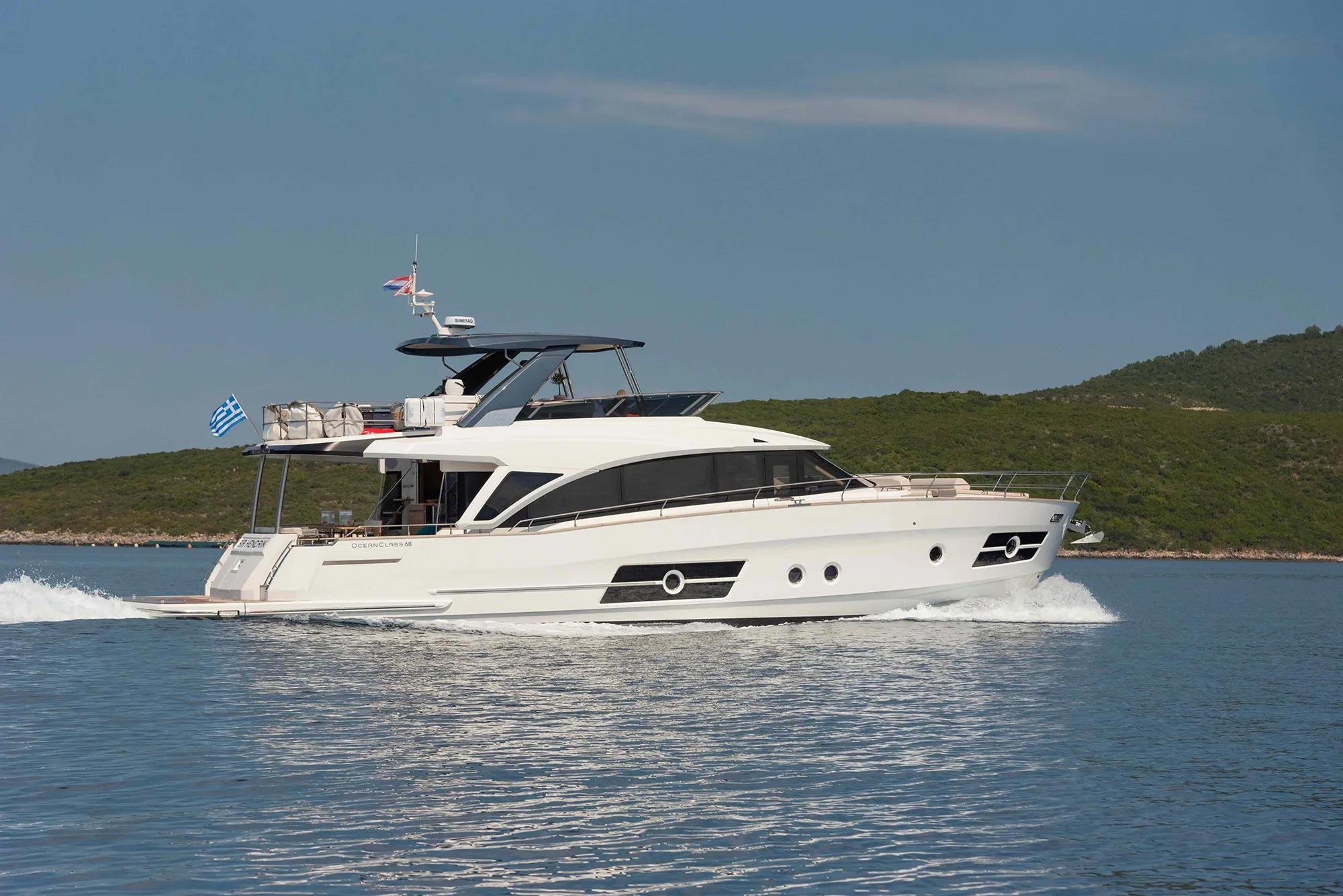 SIR HENDRIK Exterior