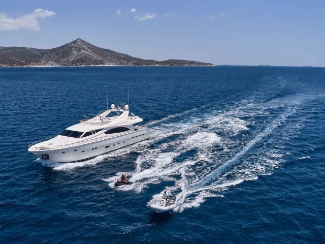 Estia Yi Exterior