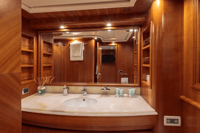 FREEDOM Interior