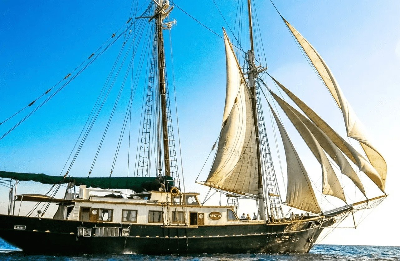 ARKTOS Exterior